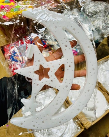 هلال مع ضوء